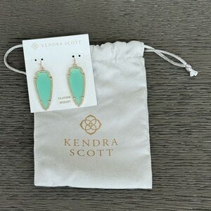 EUC Kendra Scott Skylar Drop Earrings Green Chalcedony